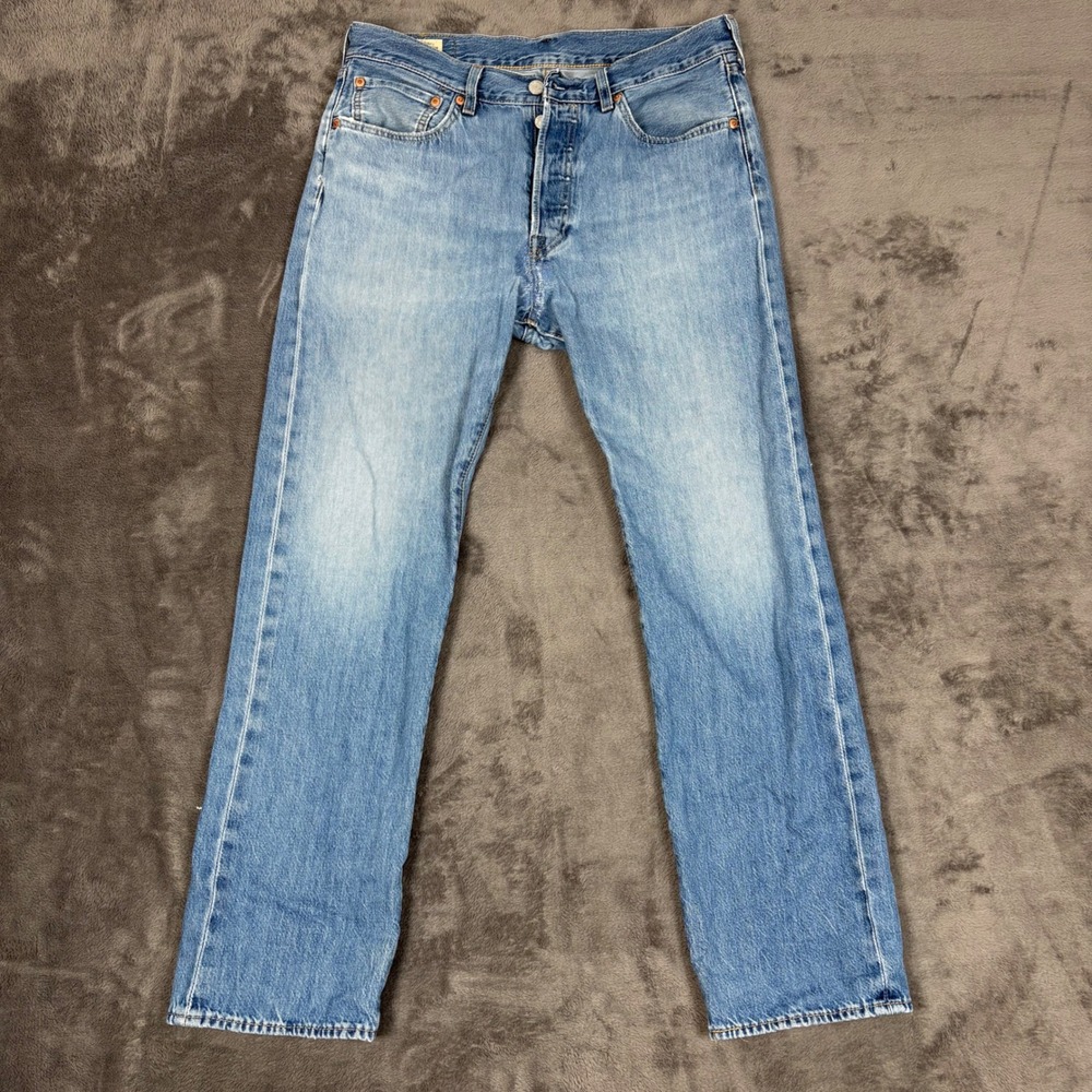 Levi's Jeans Men 32x30 Blue 501 Original Fit Button Fly Light Wash Denim